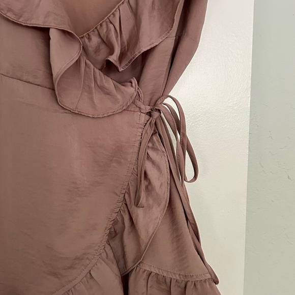 Tie Dress - Picture 6 of 9